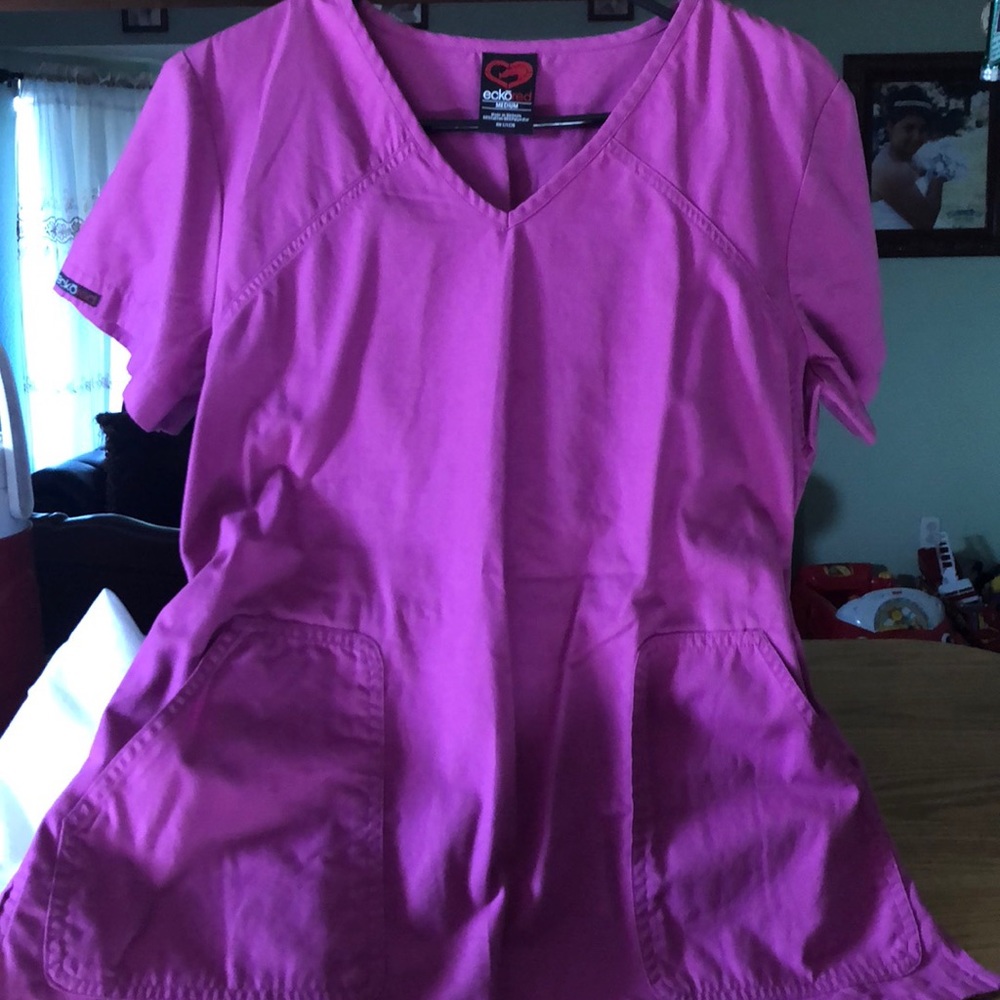 Ecko scrub top